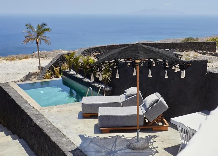 Theano Cave Suites & Villas