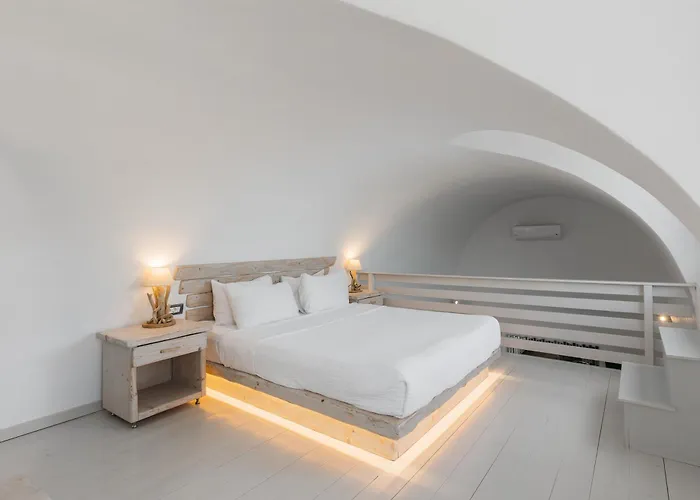 Theano Cave Suites & Villas